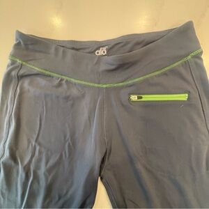 ALO Yoga Coolfit Midrise Charcoal gray athletic crop Medium